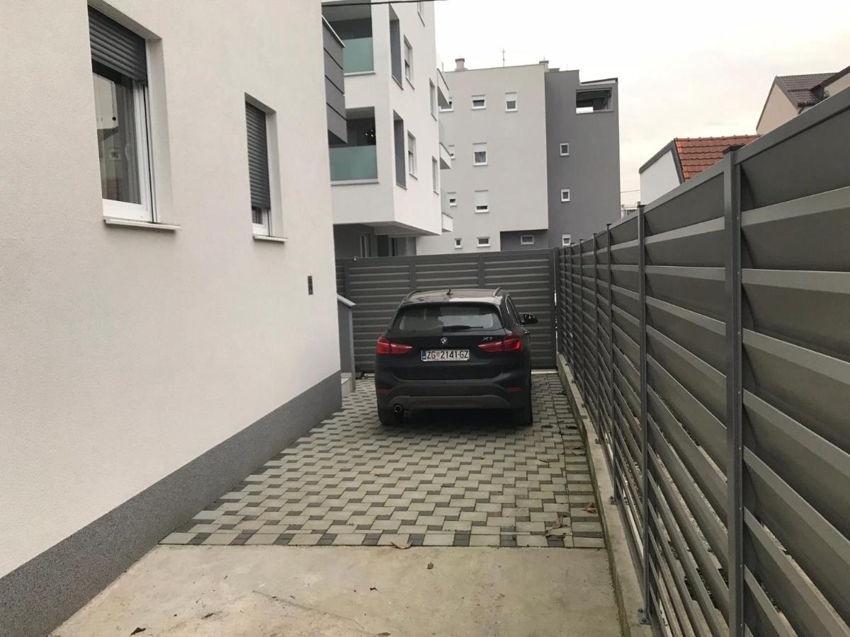 Apartment Sara - Free Parking For 2 Cars ザグレブ エクステリア 写真